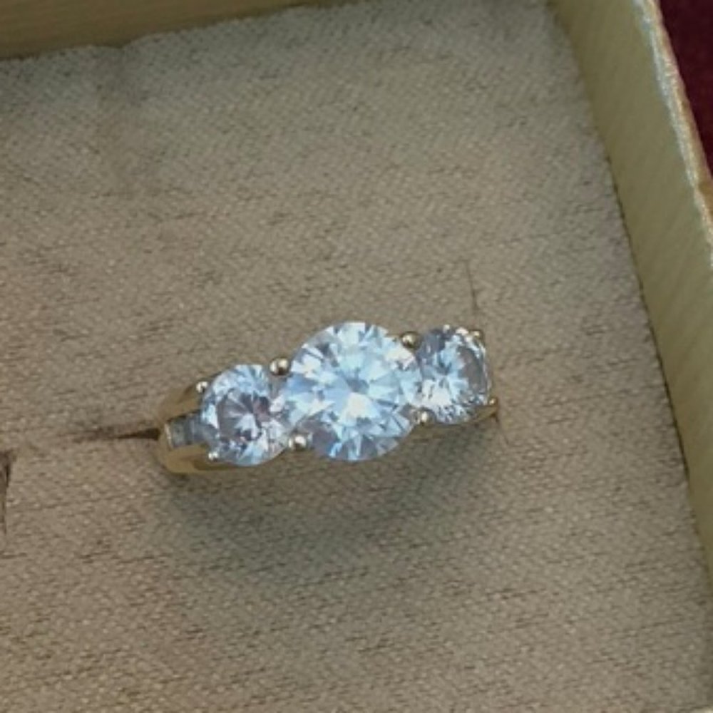 CZ Three-stone wedding ring, 10k yellow gold, sz 7